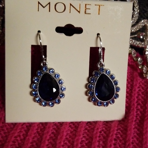 Monat Earrings - Picture 2 of 3